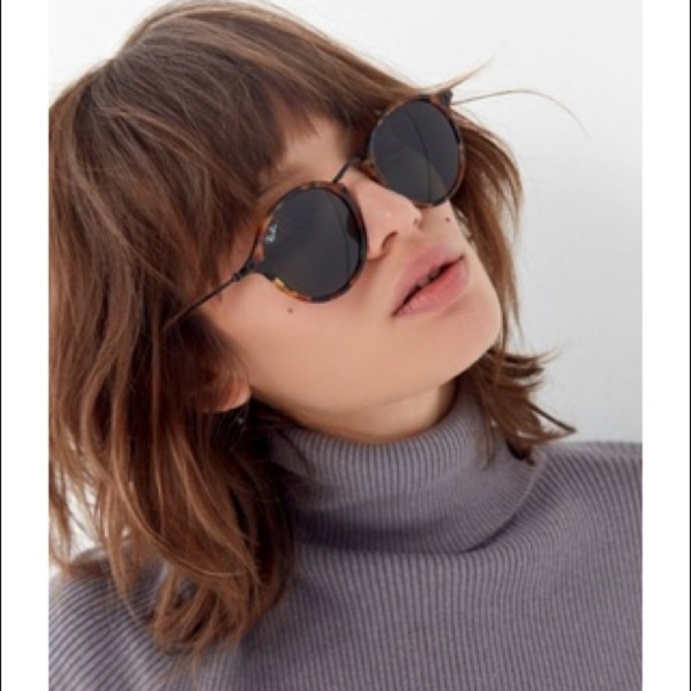 Tortoise shell Ray Bans